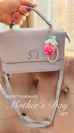 Handmade Mother’s Day Gift Ideas-Full tutorial ⬆️ PIpe cleaner strawberry keychain