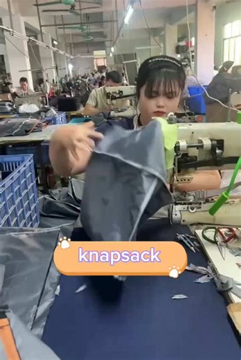 We are a bag factory specializing in making bags and providing customized services.#bag #bags #bagfactory #backpack #mountaineeringbag #canvasbag #messengerbag #fpy #odm #handbag #schoolbag