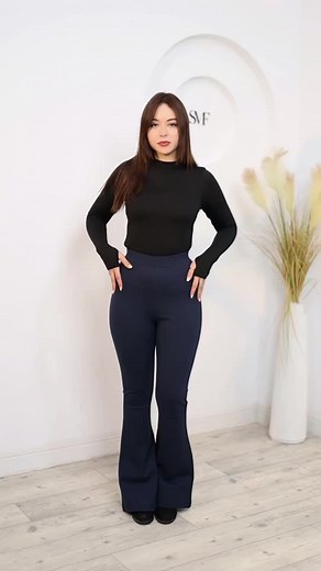 Pantalon patte d’éléphant – Élégance assurée ✨ La coupe qui sublime toutes les silhouettes ✨ Pantalon patte d’éléphant taille haute, fluide et élégant. Un tombé parfait, un confort absolu — du chic sans effort 🤍 Tissu interlock premium • Tailles 36→46 • Livraison 8 DT 🇹🇳