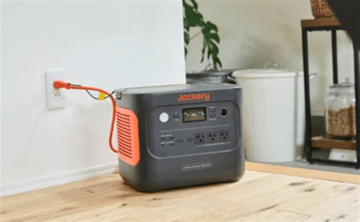 Jackery Solar Generator 3000 Pro: Bigger, More Portable, and Faster Ch