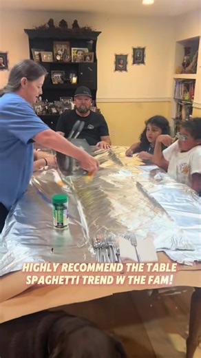 Highly recommend the table spaghetti trend w the fam! #newyearseve #familydinner #speghetti #funnyvideos