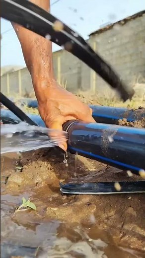 Repair leaking water pipes using simple method #shorts #plumbing #tool