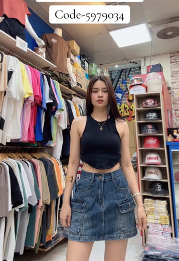 Top freesize & Skort sizes M–2XL — Model wears M