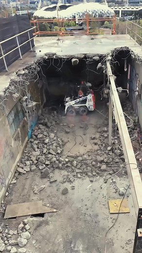 Starting stages of utilising the Husqvarna DXR 300 robots at The Malt District. #demolition #construction #constructionequipment #demolitionparts #demolitionman #heavyequipment #heavymachinery #australia #constructionequipment #demolitiondaily #demolitionday #manngroup #expertsinourfield #expertsinthetrade #safetyfirst #safety #satisfying #australia #subjectmatterexperts