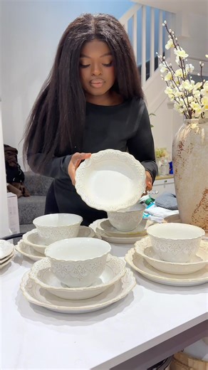 Elegant Vintage Dinnerware Set from MALACASA