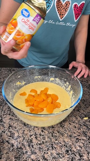this easy cake is so good! y'all, this boxed cake with mandarin oranges is delicious! | This Y'all Life