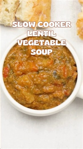 Healthy slow cooker lentil vegetable soup #healthyslowcookerrecipe