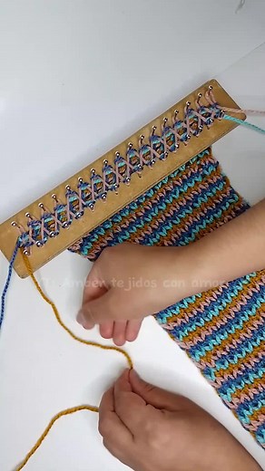 Tejido de 4 colores en telar rectangular