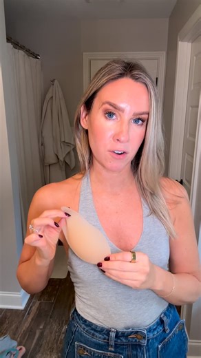 Patty Lauren, CPT, PCES, MCS on Instagram: "✨ NEW & IMPROVED✨Cakes with Cleavage Bra! Y’all are gonna want to put this in your cart (check back tomorrow for something you don’t wanna miss 👀) for all those holiday parties and trips! I’m wearing size Small in Honey. The CCB works for sizes A-DDD+ and comes in 3 shades. “PATTYL” always gives you 11% off at checkout 💗 I’ll be sharing more Cakes love tomorrow - you don’t wanna miss it! #cakesbra #cakesbodypartner #cakesbody #cakeshypegirl"