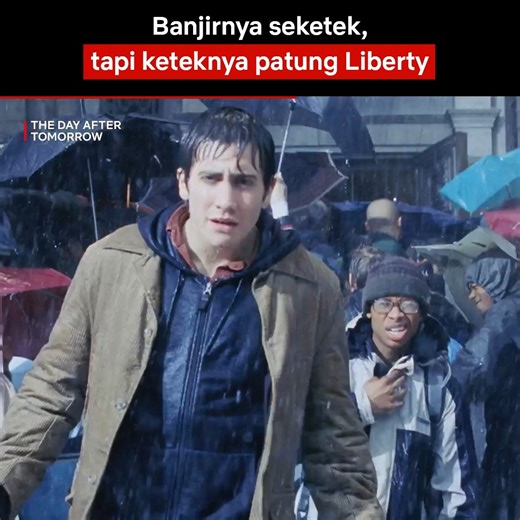 Mau berenang gaya apa pun juga sulit buat nggak kelelep 😰 Tonton The Day After Tomorrow di sini: https://www.netflix.com/title/60034574 | Netflix