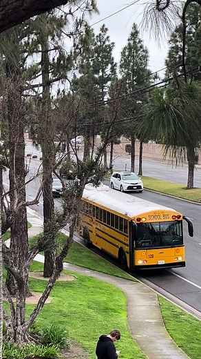 Even in the rain! #orangecountyca #bustok #schoolbustok #schoolbussafety #stopwhenredlightsflash #redmeansstop #carsdontstop #fyp