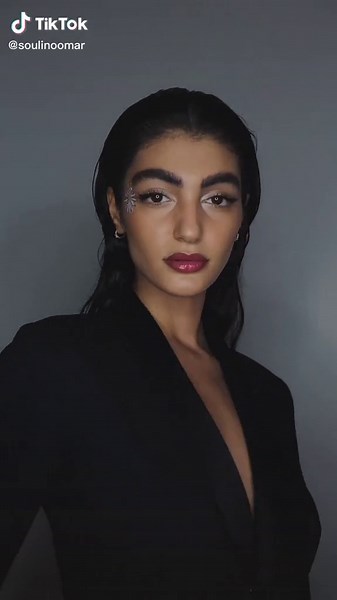 Alien Goddess INTENSE by @muglerofficial 🖤 #createtheextraordinary #aliengoddessintense #Anzeige