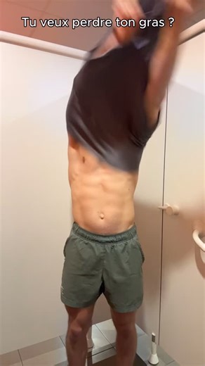 Antoine | Coach Perte de Gras on Instagram: "3 séances full body pour prendre du muscle et brûler du gras 🔥 (60 min, 3x/semaine) Séance 1 – Force & Brûlage 1. Squat barre – 4 × 8-10 reps (2-1-2) 2. Développé couché barre – 4 × 8-10 reps 3. Rowing haltères – 4 × 10-12 reps 4. Fentes avant haltères – 3 × 12 reps/jambe 5. Gainage planche – 3 × 45 sec 💡 Cardio fin de séance : 15 min rameur ou vélo Séance 2 – Hypertrophie & Explosivité 1. Soulevé de terre classique – 4 × 6-8 reps 2. Tractions ou ti