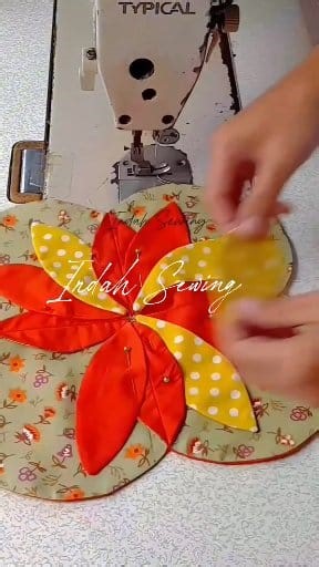 Leaf Table Runner #sewing #quilting #pressedleaf #giftideas | Indah Sewing