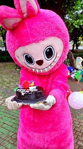 badut labubu pink lucu happy birthday to you | balon #happybirthday #badut | Randi family
