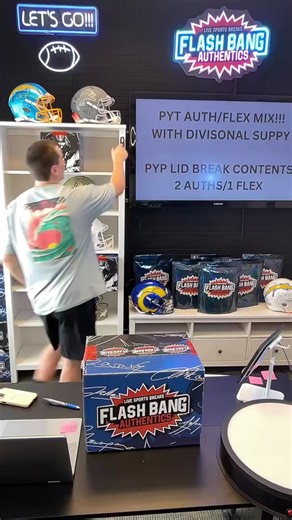 PYP Flash Bang Authentic/Flex Mix 2 Collectible Sports Trading Cards