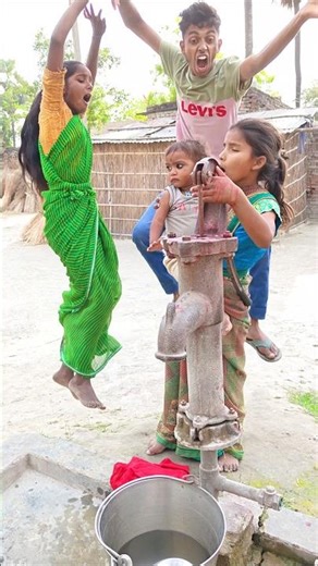 एक औरत को अचानक कल में हाथ फस गया 😭🙏#viralvideo #youtubeshorts #ytviral