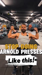 ❌Stop doing ARNOLD SHOULDER PRESSES! . ✅Instead consider these few tips to help you feel the delts more- just do regular DB shoulder presses! . ❗️Arnold popularized this exercise and people think it’s the best press for shoulders. Not necessarily because of the mechanics of it. It requires a lot of energy to actually get the DBs into a position to press, and your front or side delts are not doing much work, a lot of rotator cuff, infraspinatus, teres minor stuff going on. Just do regular DB shou