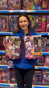 4.6K views · 16 reactions |  Die neuen Rainbow High Creative Crystals Puppen sind da! ✨ Wir haben uns für euch mal Amaya Raine (243818) geschnappt & zeigen euch ein paar Details. Aber ihr müsst es unbedingt selbst ausprobieren und eure Rainbow High Accessoires erstellen.  Welche der Puppen gefällt euch am besten?  | Smyths Toys Superstores DACH | Facebook