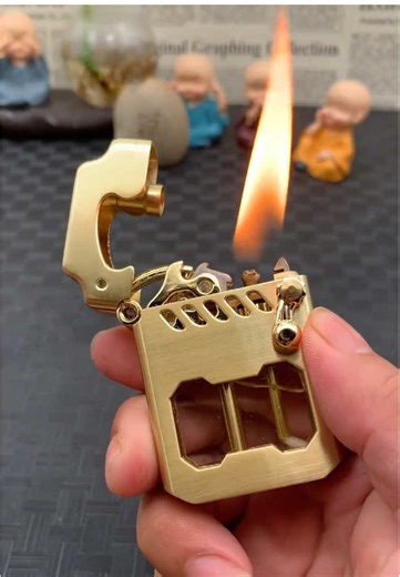 Lộ Cơ: Sự Quyến Rũ Bền Bỉ Của Zippo