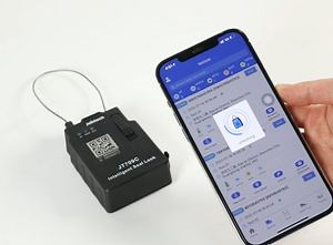 [Hot Item] 4G Tamper Alarm GPS Tracker Remote Control Geo Fence Seal Lock