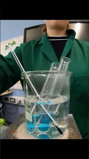 Reducing Sugars practical in 30 seconds! Benedicts reagent test.