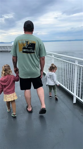 Jaymatthews (@jay_matthews_)’s videos with Island In The Sun - Weezer