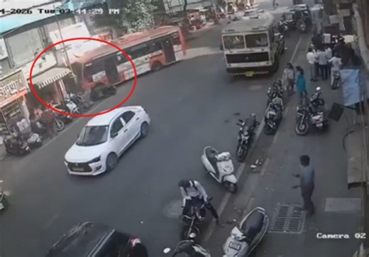 Pune Bus Accident: CCTV Shows PMPML Bus Crashing Into Shop In Appa Balwant Chowk After Suspected Brake Failure - www.lokmattimes.com