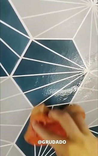 Modernidade para sua Cozinha, gastando pouco com papel de parede Hexágonos Azul e Cinza!