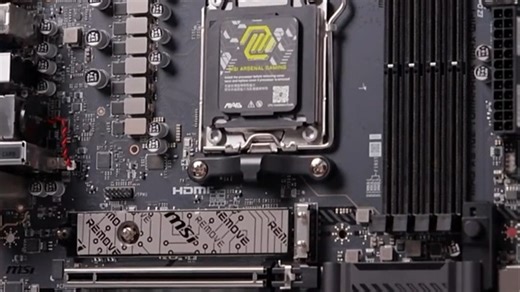 全新战损版导光MAX主板焕新升级，性能更稳响应更快！专为极限玩家打造，散热优化功耗更低。黑化工艺纯度提升，信号传输更纯净流畅。兼容主流平台即插即用，轻松应对多任