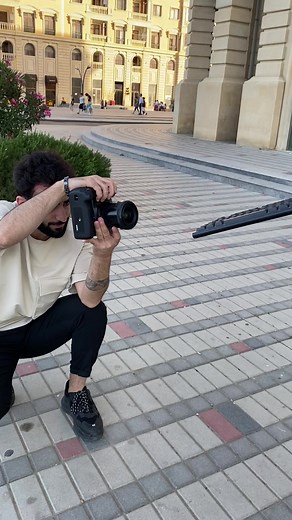 Exploring Photography Techniques with DSLR and Keyboard