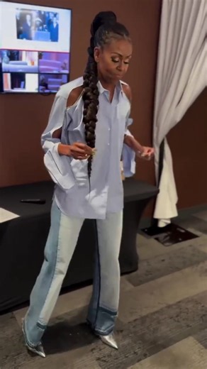 Michelle Obama Brings the Energy With Her Dance Moves! 💃🏾⚡️ Michelle Obama is starting the weekend with rhythm, energy, and plenty of good vibes! Always fun to see the former First Lady showing off her personality and enjoying the moment. ❤️ Who else is ready to dance their way into the weekend? 🎶🔥 #MichelleObama #MichelleObamaDance #Dance #WeekendVibes #GoodVibes