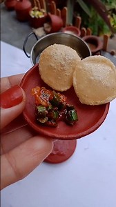 Miniature gilki sabji and puri