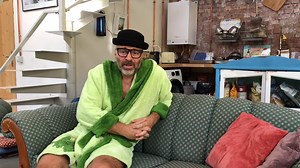 28K views · 841 reactions | Exact când credeam că anul 2020 nu ne mai poate surprinde cu nimic, anul 2020 ne oferă emisiune pe tv. Epic Show începe din 31 octombrie pe Primatv | Epic Show | Facebook