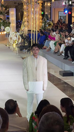 David Licauco Struts the Runway in Exquisite Collection at Pamaskong TernoCon 2023