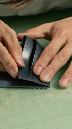 Satisfying Leather Wallet Build | Easy & Minimalist #leathercraft #handmade