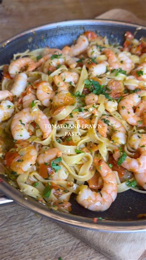 Quick & Easy Tomato Prawn Pasta Recipe