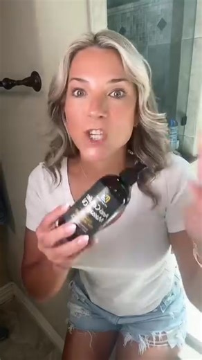 ✨ Say Goodbye to Cellulite – Smooth, Firm & Confident! ✨ Tired of stubborn dimples and uneven skin? Our M3 Naturals Cellulite Massage Oil is packed with collagen plant stem cells to: ✅ Reduce the look of cellulite & stretch marks ✅ Restore skin’s texture & elasticity ✅ Leave your skin soft, firm & radiant 🌸 Lightweight & soothing, this body oil absorbs fast so you can massage daily and watch your skin transform. 💃 💖 Real women, real results – thousands are already seeing smoother legs & firme