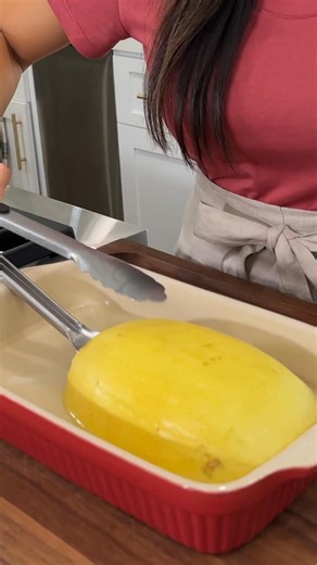 2.3K views · 13 reactions |  Get ready to enjoy a mouthwatering dish with a healthy twist! ✨ Discover how to cook spaghetti squash halves in the microwave!  #Microwave #Healthycooking #SpaghettiSquash | Jessica Gavin | Facebook