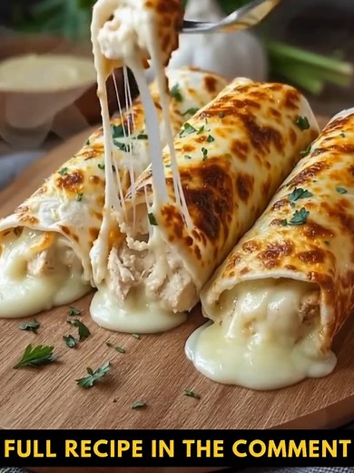Baked Cheesy Garlic Chicken Wraps 🧀🌯 Flour tortillas filled with cheesy chicken and three types of cheese, brushed with garlic butter and cooked until golden and crispy. Ingredients: 2 cups cooked, shredded chicken ½ cup cream cheese, softened 1 cup shredded mozzarella cheese ½ cup shredded cheddar cheese 2 garlic cloves, minced ...... Full Recipe in Coʍmеոτ 💬 | Recipes by Clare