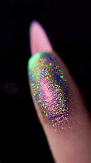 Holographic Eyeshadow, SpectraFlake Collection — Neon Pulse 💜💿