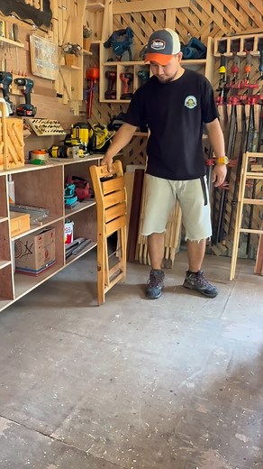 Folding chair idea. #woodworking #woodwork #carpenter #handmade #fblifestyle #woodcraft #diy | Iza Askana