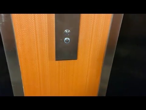 Thyssenkrupp H-Power hydraulic elevators at the La Quinta Inn & Suites in Lynchburg VA