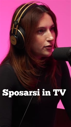 @popprno on Instagram: "Raga: esistono persone che credono davvero sia possibile sposarsi in un programma TV. Questa e molte altre rivelazioni nell'ultima puntata di Pop Prno che trovate al LINK IN BIOOOOO #lamoreèciecoitalia #loveisblind #gergana #podcast"