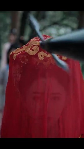 6.5K views · 36 reactions | Monster swoops in and steals bride #movie #movieclips | 经典大本营 | Facebook