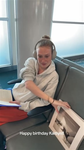 I knew her reaction was going to be dramatic but wow this exceeded my expectations #surprise #friends #friendship#foryouu#foryoupage#fyp#fyppp