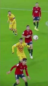 How Messi Creates The Perfect Assist 👁️⚽ | Football Genius Explained #Shorts