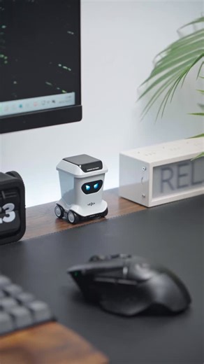 Wh.rocky on Instagram: "Interesting desktop remote control trash can#rccar #desktoy"