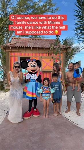 Juliehoang on Instagram: "Of course, we have to do this family dance with Minnie mouse, she’s like what the hell am I supposed to do 🤭 #foryoupage #disneydream #minniemouse #travel #fblifestyle #disneycruise #xmasgifts #familyfun"