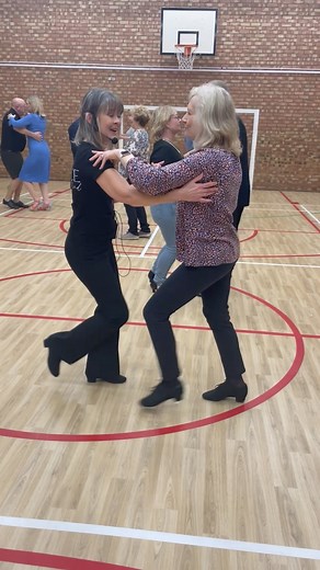 Our salsa with an underarm turn added in our beginners class 😃💃🕺 | Dance Julie Holland